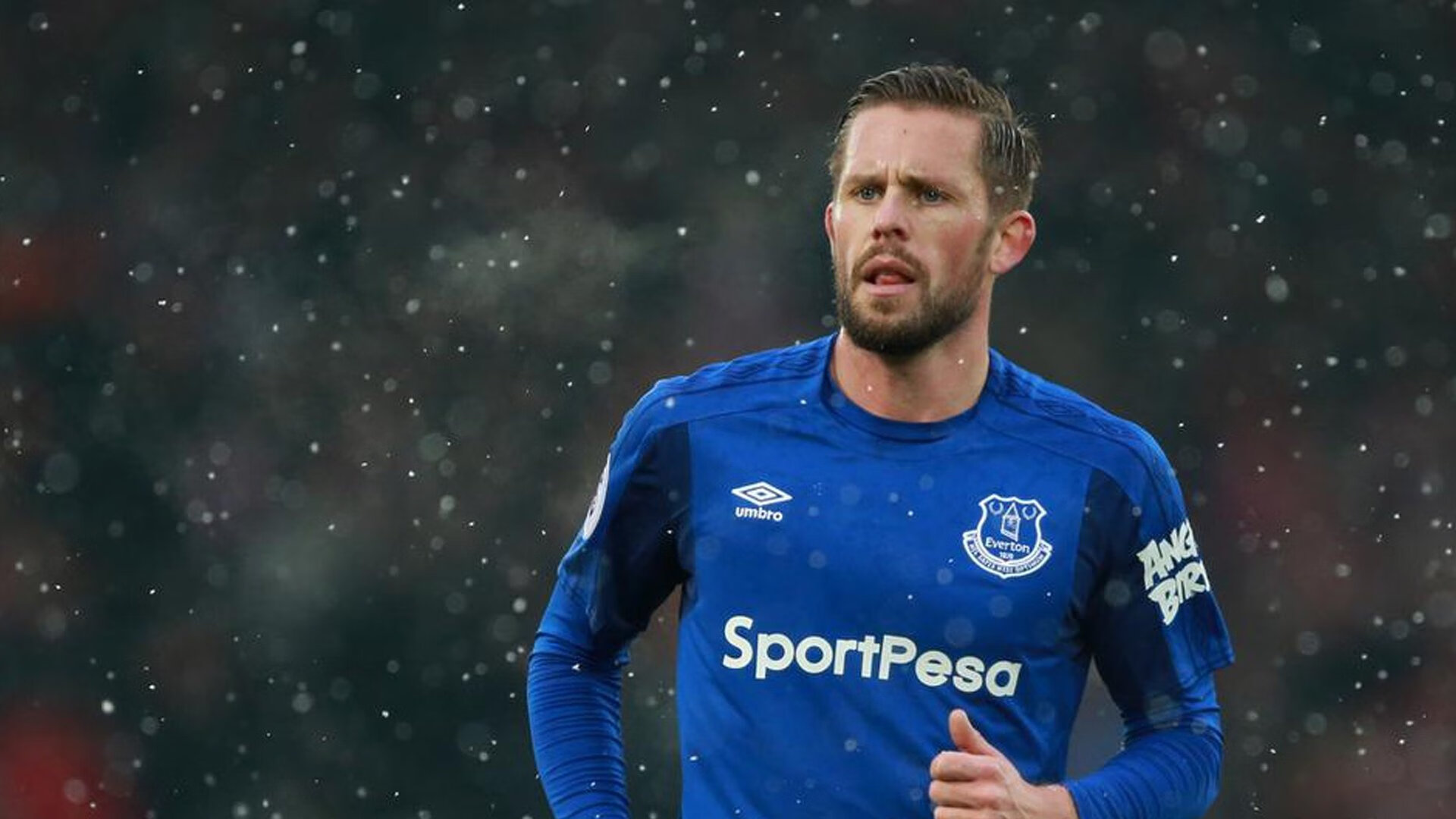 “激烈争夺！开幕战中的精彩瞬间和策略较量”，开幕战什么意思